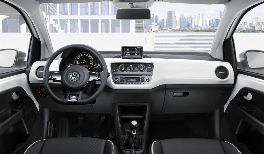  Volkswagen up! 2011 года  (фото 33 из 173)